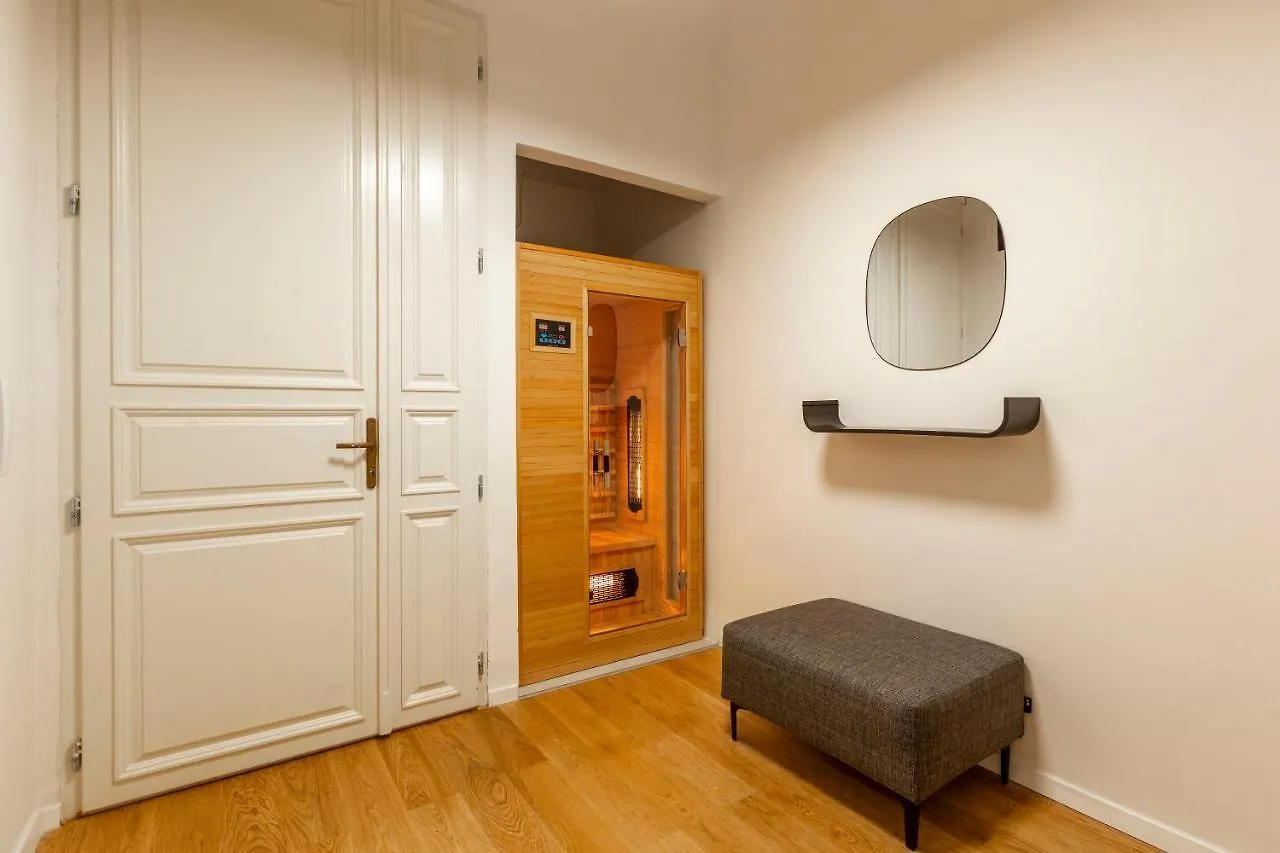 Luxurious Minimalist Residence With Sauna By Prestige Homes Budapest 0*,